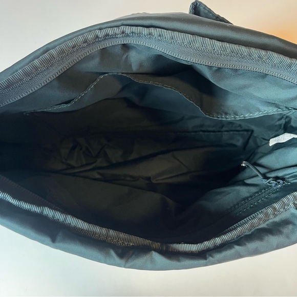 Lululemon Teal City Adventurer Shoulder Bag *7L - Picture 9 of 11